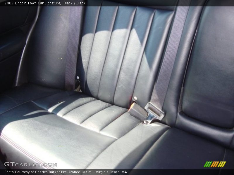 Black / Black 2003 Lincoln Town Car Signature