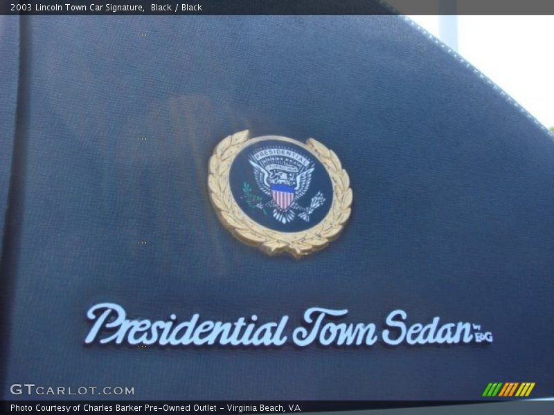 Black / Black 2003 Lincoln Town Car Signature