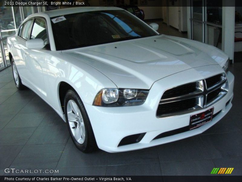 Bright White / Black 2011 Dodge Charger SE