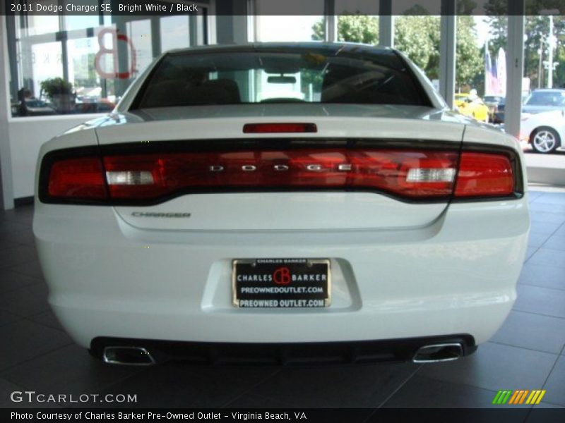 Bright White / Black 2011 Dodge Charger SE