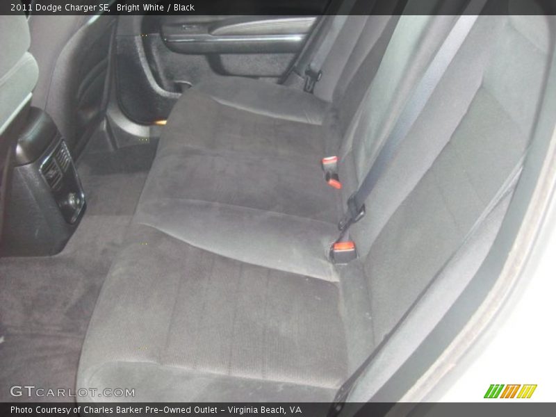 Bright White / Black 2011 Dodge Charger SE