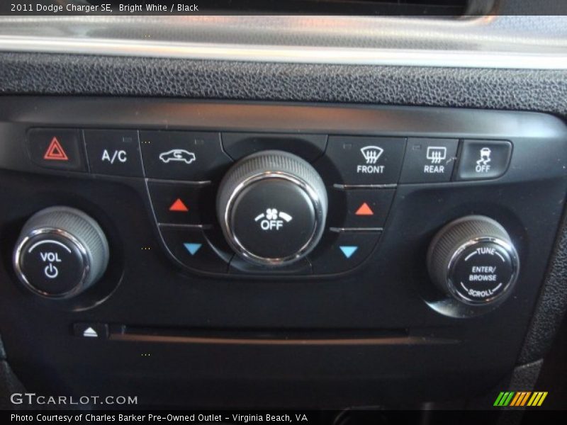 Bright White / Black 2011 Dodge Charger SE