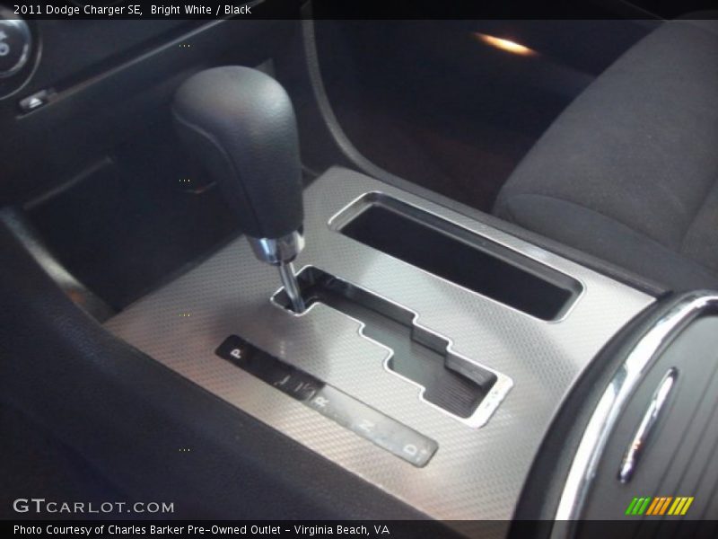 Bright White / Black 2011 Dodge Charger SE