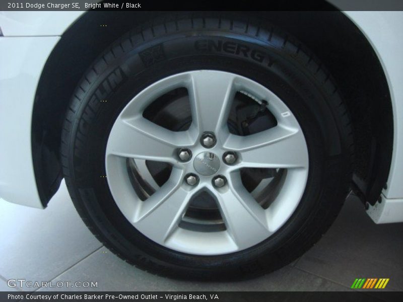 Bright White / Black 2011 Dodge Charger SE
