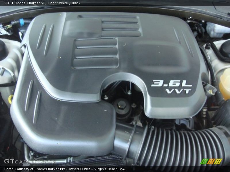 Bright White / Black 2011 Dodge Charger SE