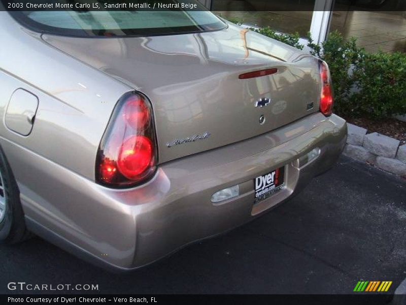 Sandrift Metallic / Neutral Beige 2003 Chevrolet Monte Carlo LS