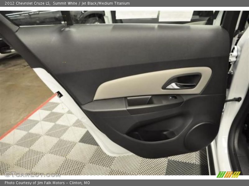 Summit White / Jet Black/Medium Titanium 2012 Chevrolet Cruze LS