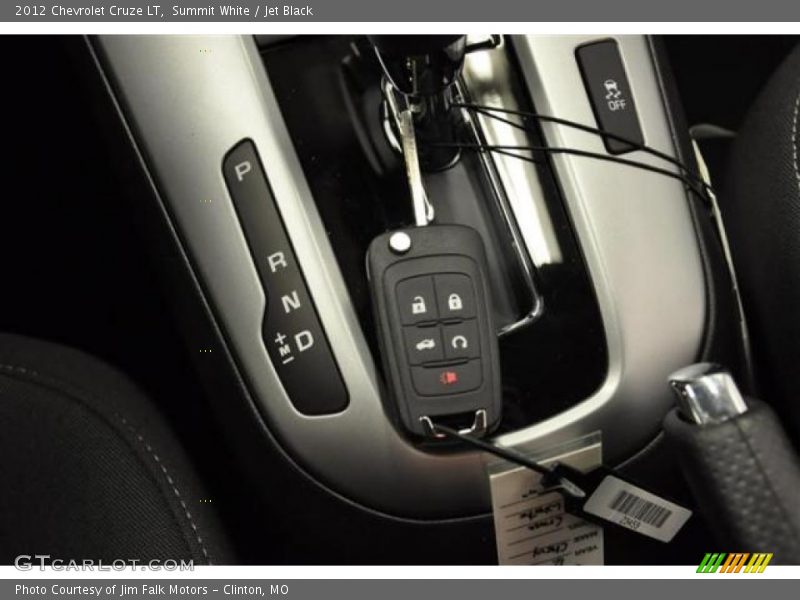 Summit White / Jet Black 2012 Chevrolet Cruze LT