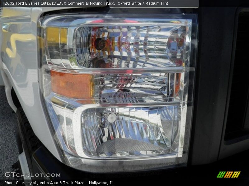 Oxford White / Medium Flint 2009 Ford E Series Cutaway E350 Commercial Moving Truck