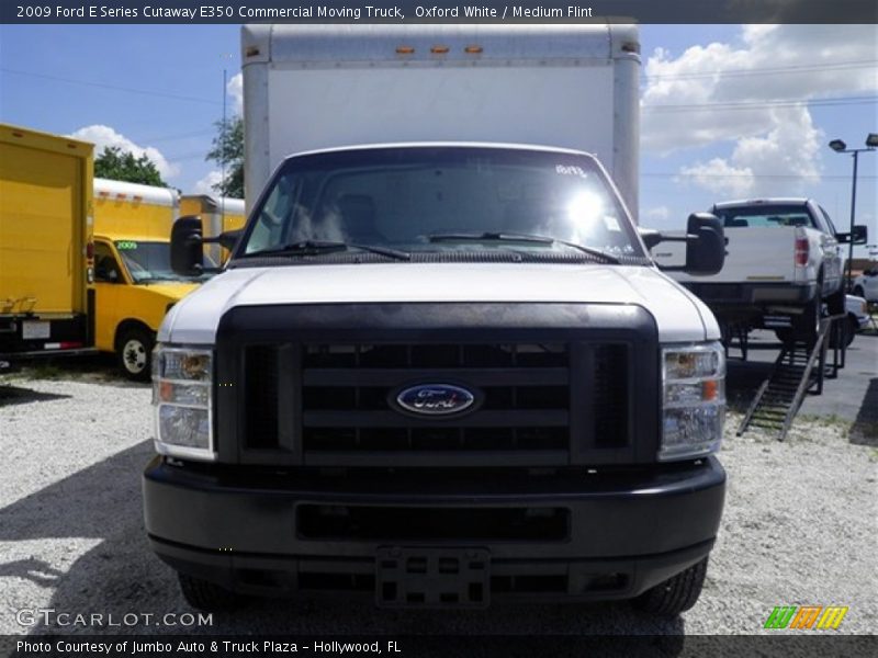 Oxford White / Medium Flint 2009 Ford E Series Cutaway E350 Commercial Moving Truck