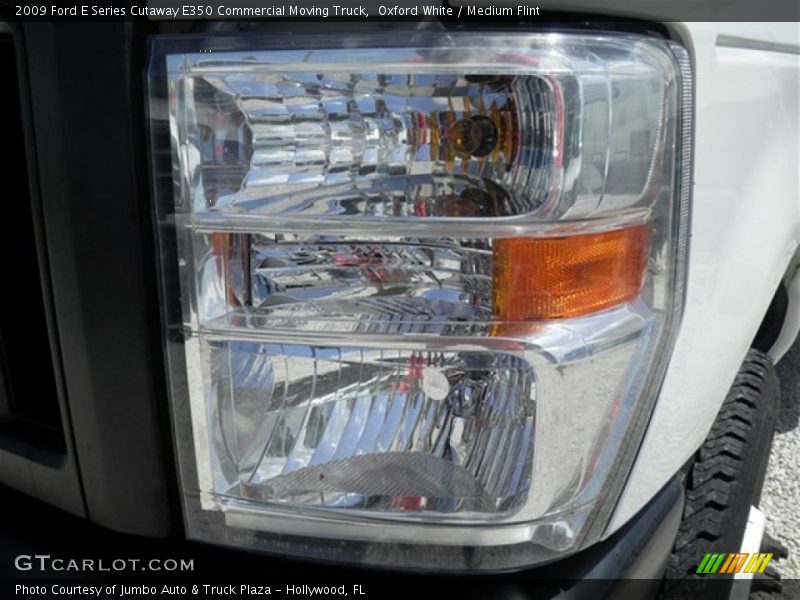 Oxford White / Medium Flint 2009 Ford E Series Cutaway E350 Commercial Moving Truck