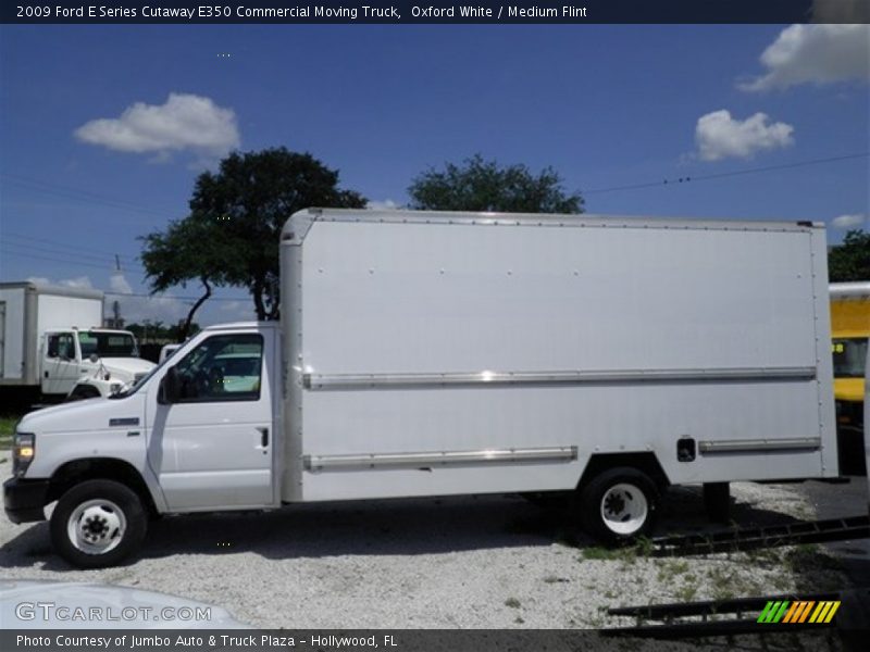 Oxford White / Medium Flint 2009 Ford E Series Cutaway E350 Commercial Moving Truck