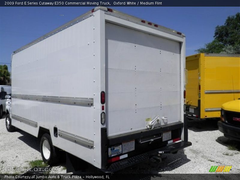 Oxford White / Medium Flint 2009 Ford E Series Cutaway E350 Commercial Moving Truck
