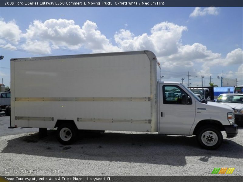 Oxford White / Medium Flint 2009 Ford E Series Cutaway E350 Commercial Moving Truck