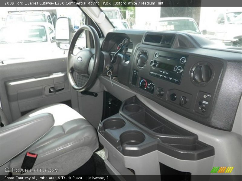 Oxford White / Medium Flint 2009 Ford E Series Cutaway E350 Commercial Moving Truck