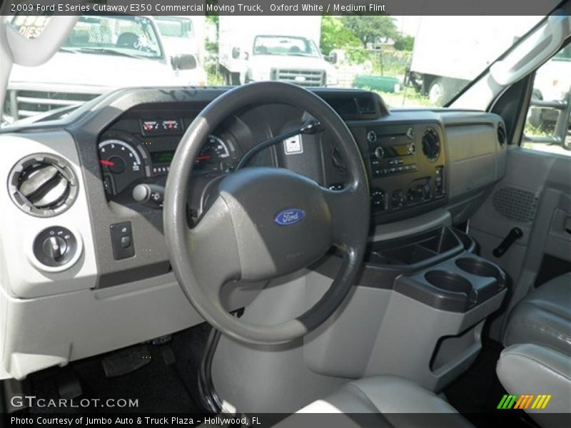 Oxford White / Medium Flint 2009 Ford E Series Cutaway E350 Commercial Moving Truck