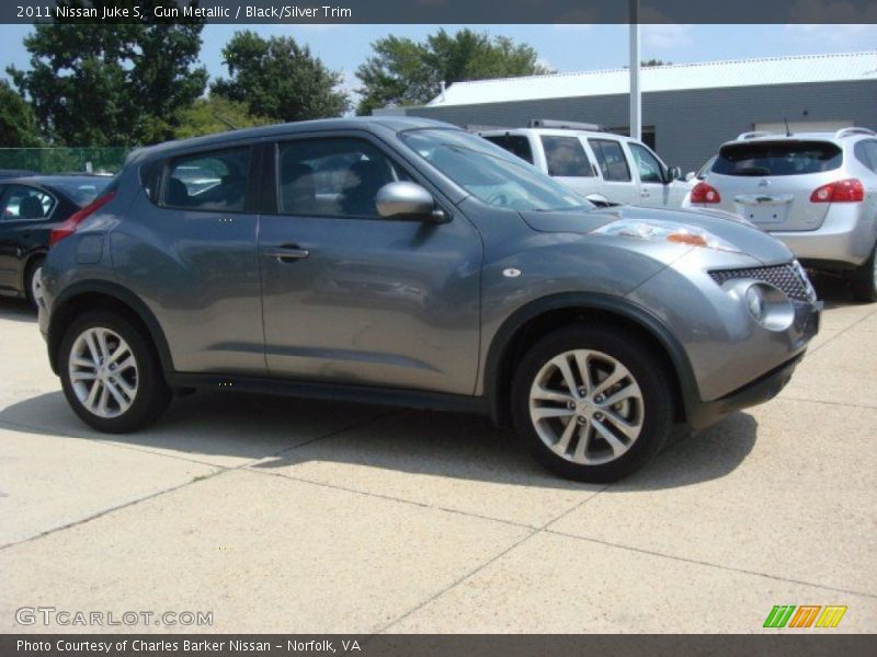 Gun Metallic / Black/Silver Trim 2011 Nissan Juke S