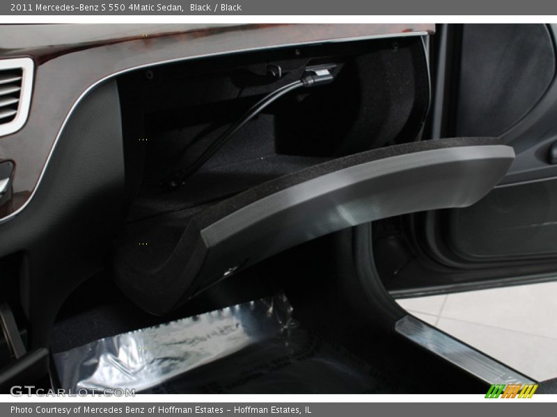 Black / Black 2011 Mercedes-Benz S 550 4Matic Sedan