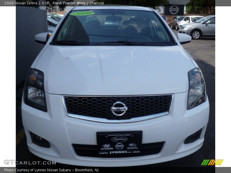 Fresh Powder White / Charcoal 2009 Nissan Sentra 2.0 SR