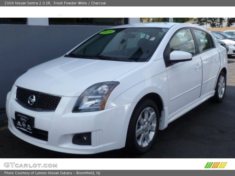 Fresh Powder White / Charcoal 2009 Nissan Sentra 2.0 SR
