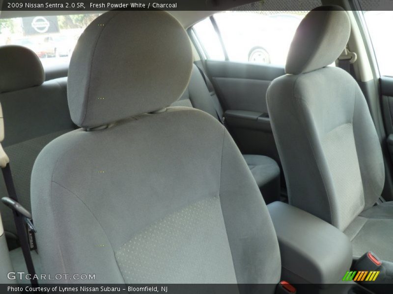 Fresh Powder White / Charcoal 2009 Nissan Sentra 2.0 SR