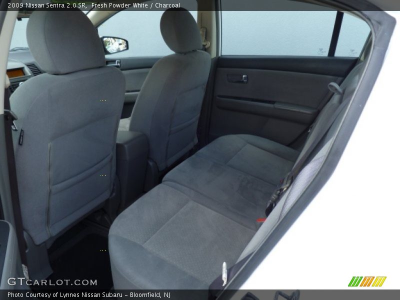 Fresh Powder White / Charcoal 2009 Nissan Sentra 2.0 SR