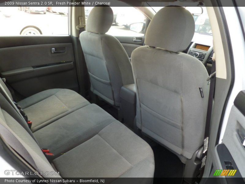 Fresh Powder White / Charcoal 2009 Nissan Sentra 2.0 SR