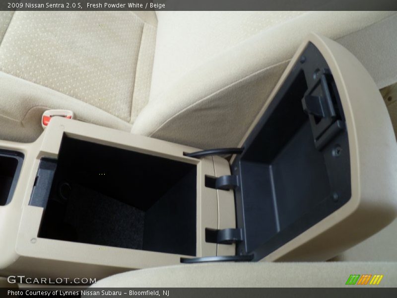Fresh Powder White / Beige 2009 Nissan Sentra 2.0 S