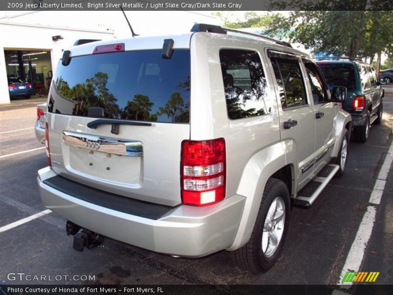 Bright Silver Metallic / Light Slate Gray/Dark Slate Gray 2009 Jeep Liberty Limited