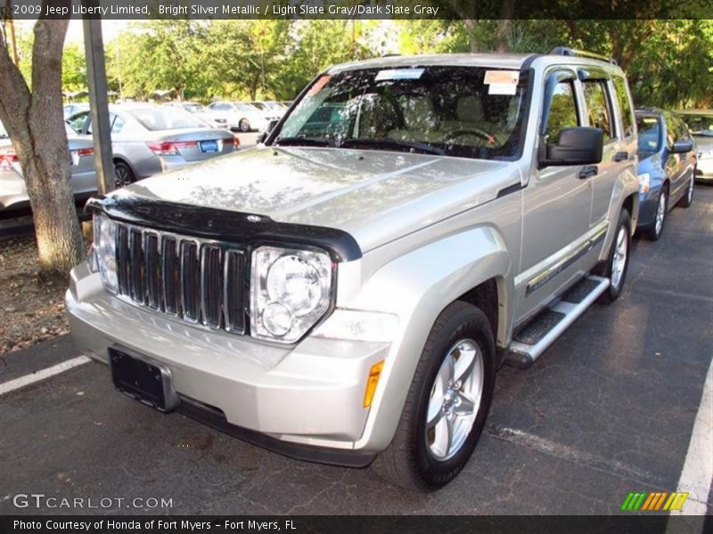 Bright Silver Metallic / Light Slate Gray/Dark Slate Gray 2009 Jeep Liberty Limited