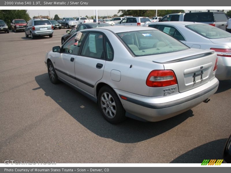 Silver Metallic / Silver Grey 2000 Volvo S40 1.9T