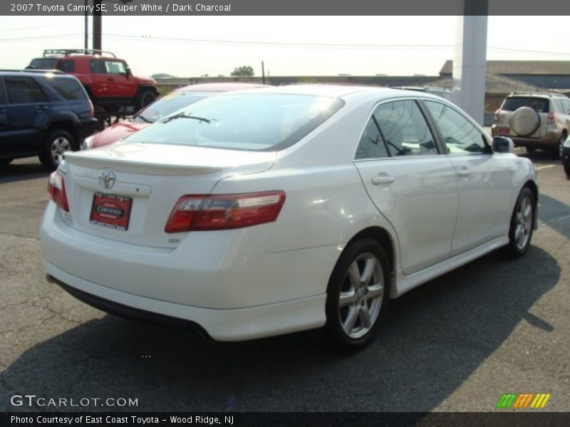 Super White / Dark Charcoal 2007 Toyota Camry SE