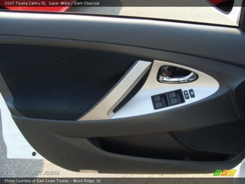 Super White / Dark Charcoal 2007 Toyota Camry SE