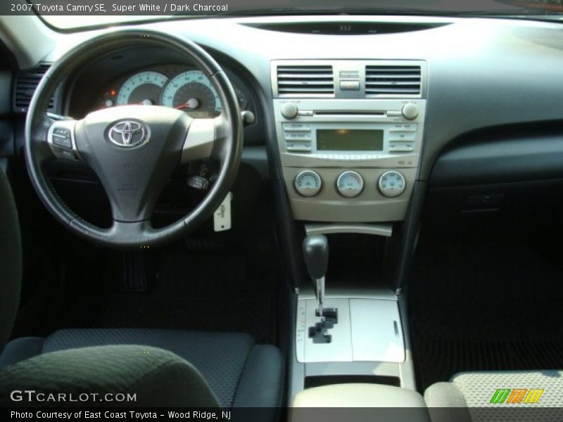 Super White / Dark Charcoal 2007 Toyota Camry SE