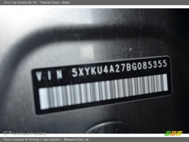 Titanium Silver / Black 2011 Kia Sorento EX V6