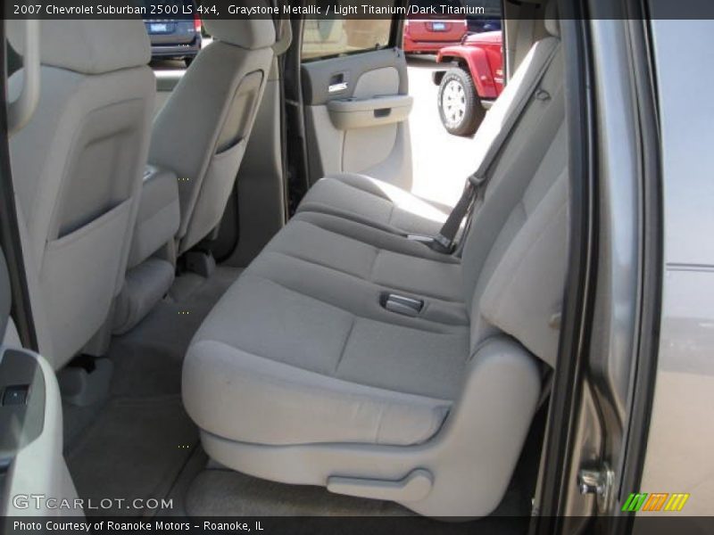 Graystone Metallic / Light Titanium/Dark Titanium 2007 Chevrolet Suburban 2500 LS 4x4