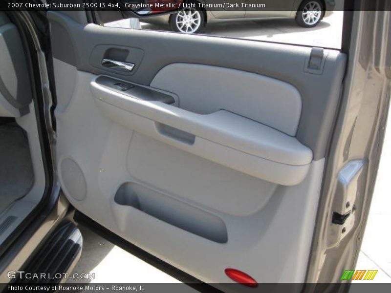 Graystone Metallic / Light Titanium/Dark Titanium 2007 Chevrolet Suburban 2500 LS 4x4