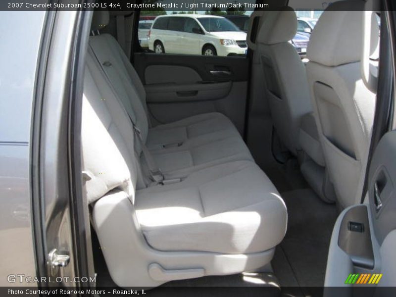 Graystone Metallic / Light Titanium/Dark Titanium 2007 Chevrolet Suburban 2500 LS 4x4