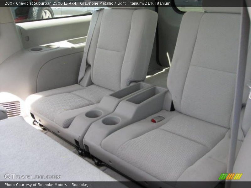 Graystone Metallic / Light Titanium/Dark Titanium 2007 Chevrolet Suburban 2500 LS 4x4