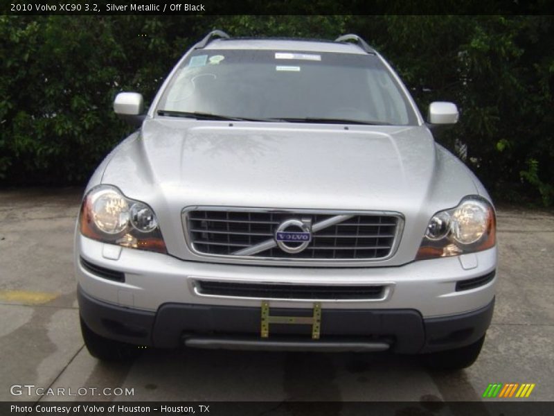 Silver Metallic / Off Black 2010 Volvo XC90 3.2