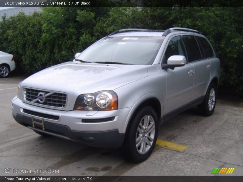 Silver Metallic / Off Black 2010 Volvo XC90 3.2