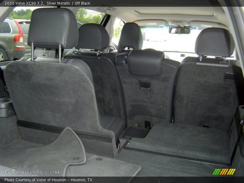Silver Metallic / Off Black 2010 Volvo XC90 3.2