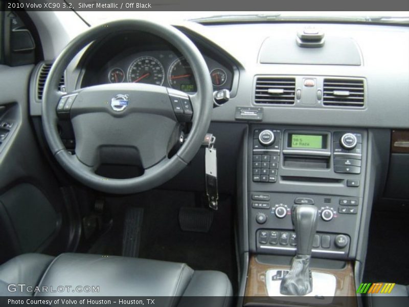 Silver Metallic / Off Black 2010 Volvo XC90 3.2