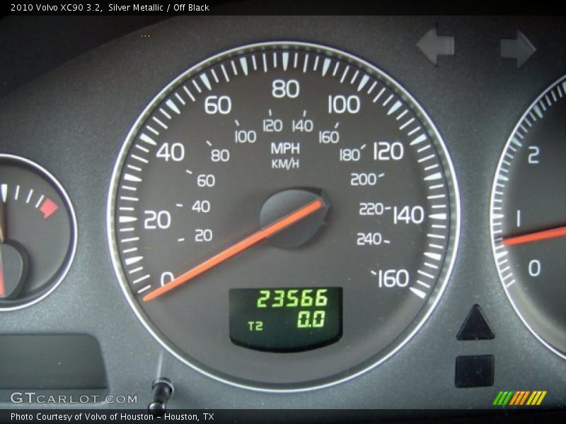 Silver Metallic / Off Black 2010 Volvo XC90 3.2