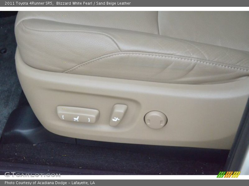 Blizzard White Pearl / Sand Beige Leather 2011 Toyota 4Runner SR5
