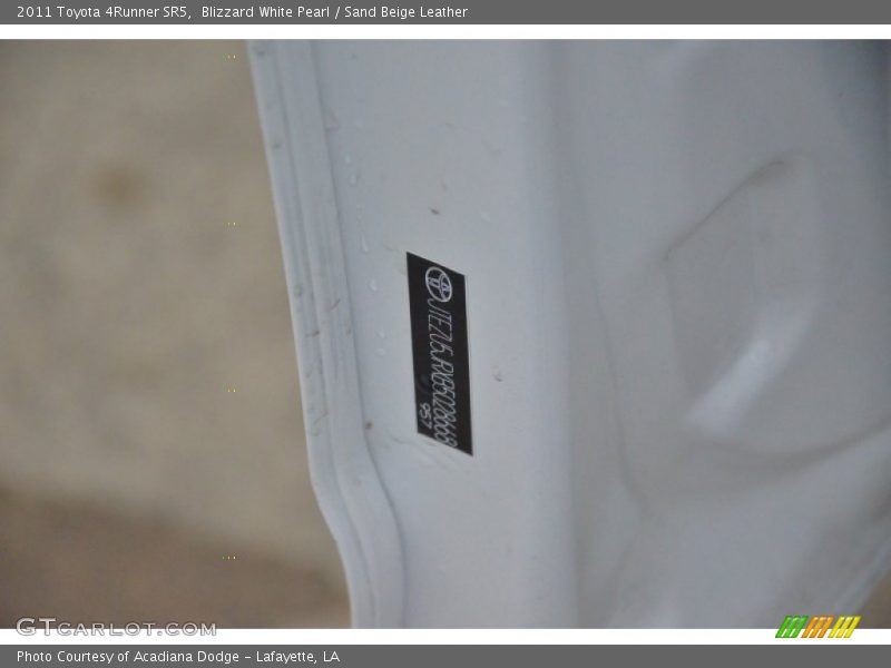 Blizzard White Pearl / Sand Beige Leather 2011 Toyota 4Runner SR5