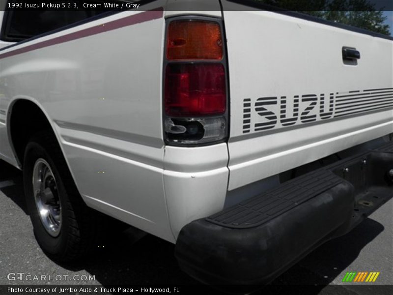 Cream White / Gray 1992 Isuzu Pickup S 2.3