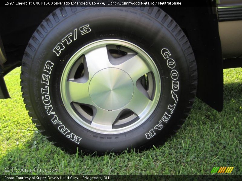 Light Autumnwood Metallic / Neutral Shale 1997 Chevrolet C/K K1500 Silverado Extended Cab 4x4