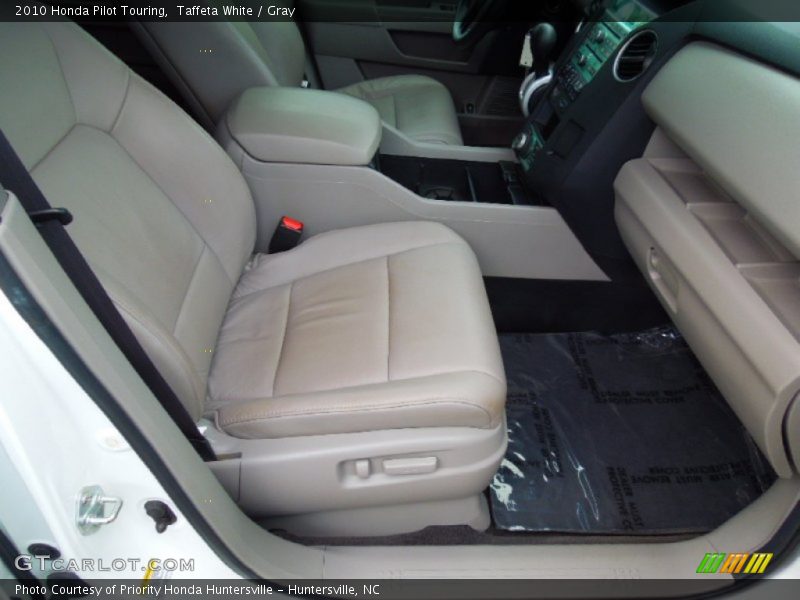 Front Seat of 2010 Pilot Touring