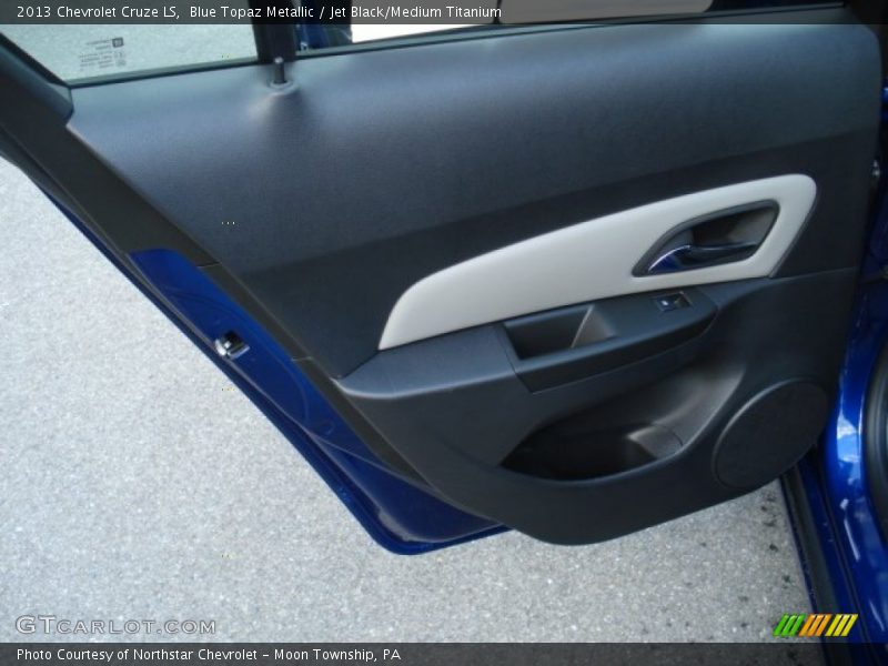 Blue Topaz Metallic / Jet Black/Medium Titanium 2013 Chevrolet Cruze LS